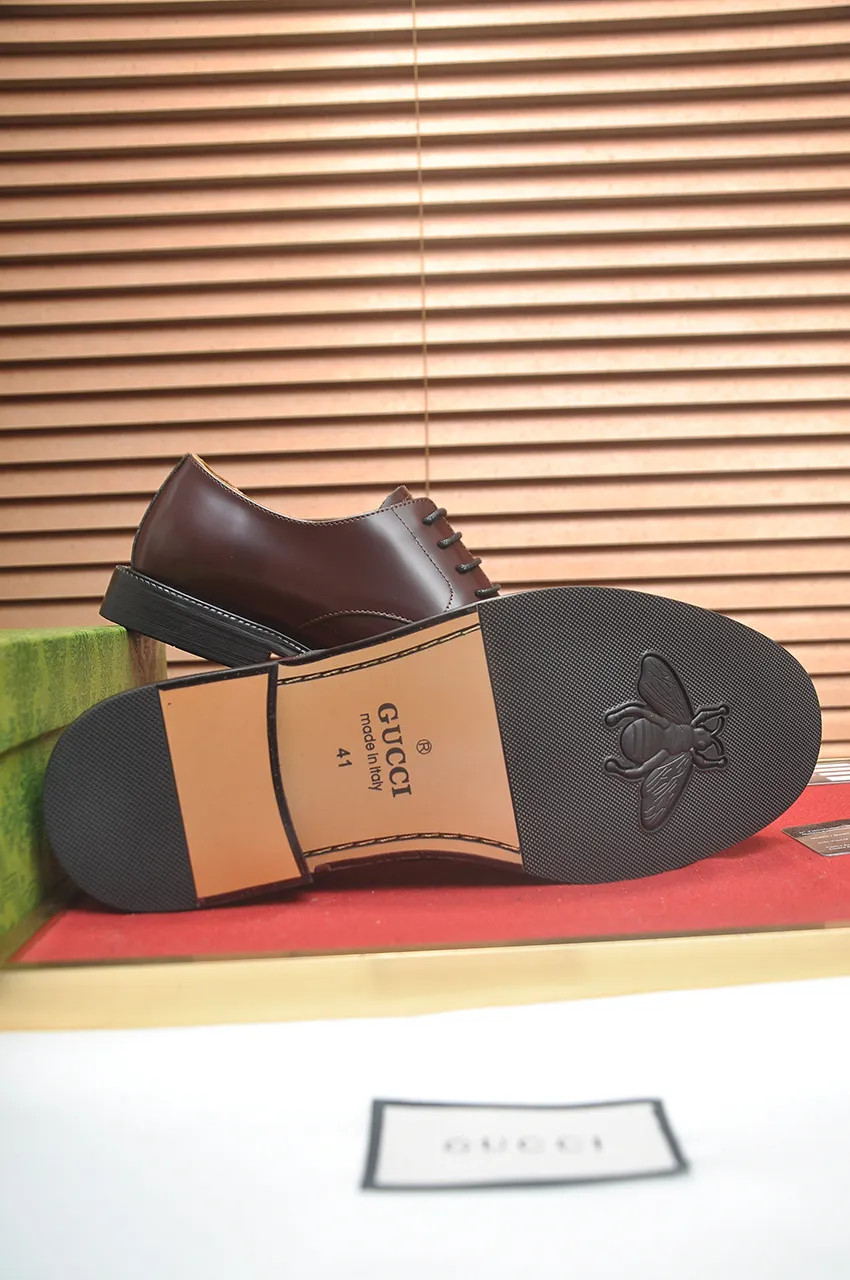Men's shoes💰500💶Italy's top luxury men's shoe giant (GUCCI) (Gucci) (full cowhide lining) new arrival🍃Original European style🔰 Pleasant to the eye😍In order to make the shoes more durable and non-deformable🌀The production continues to follow traditional methods but there is still no lack of innovation💪Choose original sheepskin for the leather♻️ Smooth and natural And extra bright ⭐Made of imported cowhide, the first choice of rich people 38-45 (45 customized)